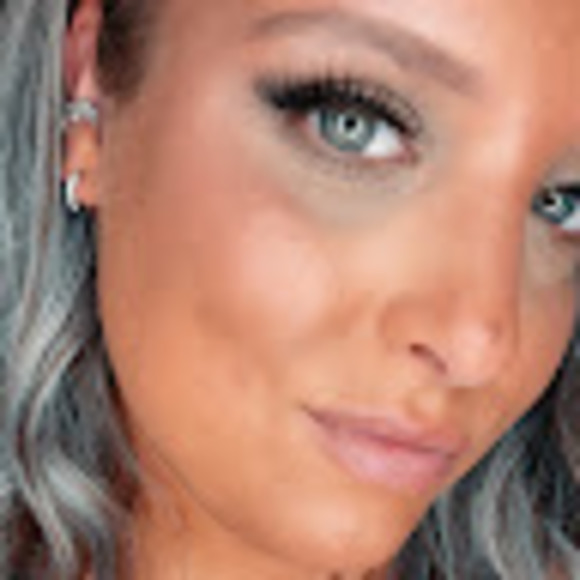 Meet your Posher, Megan - Picture 1 of 1